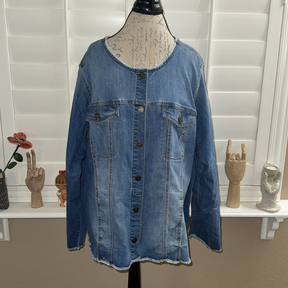 LOGO by Lori Goldstein Lea Denim Jacket with Frayed Edges - Picture 1 of 13